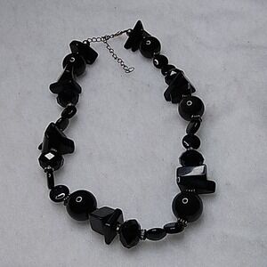 Black glass‎ beaded necklace